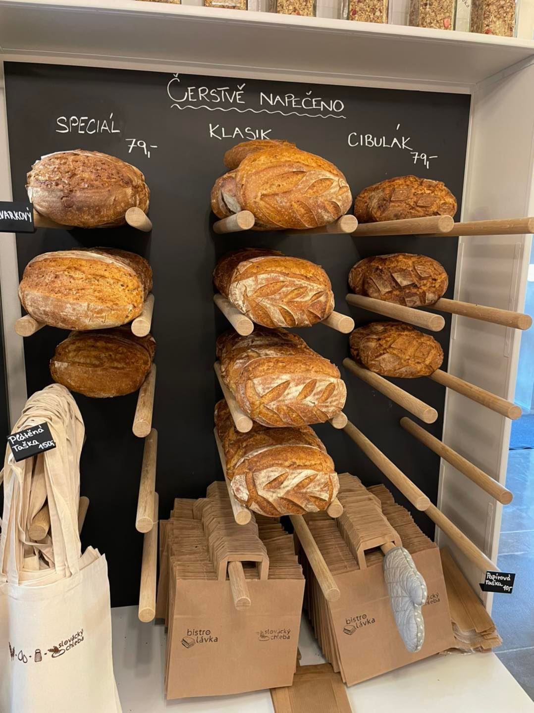 NOVINKA v Uherském Hradišti! Zásobte se nejlepším kváskovým Slováckým chlebem!