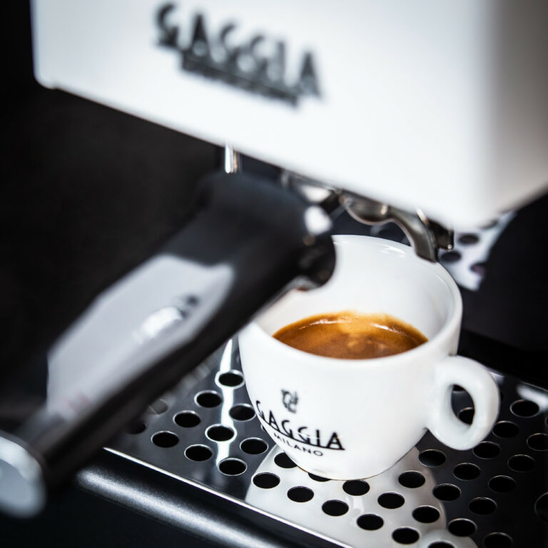 Gaggia Classic E24 bílá - Image 8