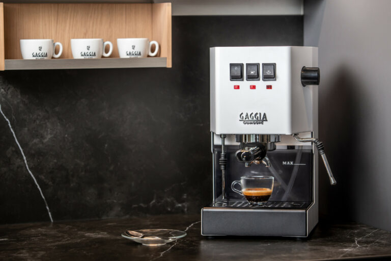 Gaggia Classic E24 bílá - Image 2